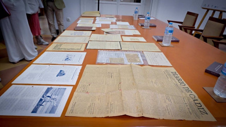 11/06/2025 Documentos donados por la familia de Marcela Blanco al Archivo Municipal de Cádiz.La familia de la poeta, articulista y empresaria gaditana Marcela Blanco ha donado al Archivo Histórico Municipal de Cádiz más de 400 piezas documentales de su obra literaria, que serán custodiadas en este edificio, donde también se llevará a cabo su digitalización.POLITICA AYUNTAMIENTO DE CÁDIZ