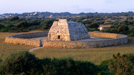 La Naveta des Tudons