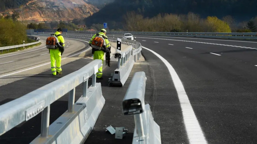 Obras en la Autovía A-63 a su paso por Salas