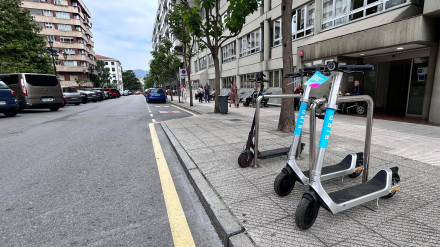 Bicicletas eléctricas en una calle de oviedo