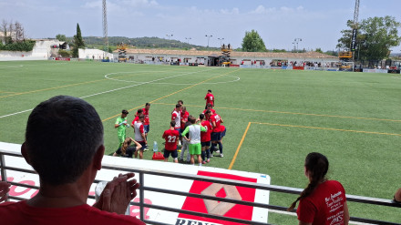 Imagen del partido de ayer en Porreres en el "refresquito"