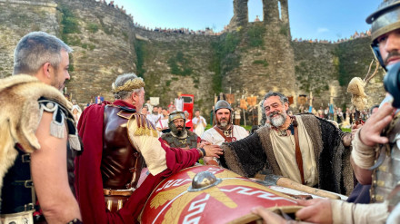 En la foto: romanos y castrexos sellan la pax romana
