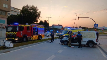 Los efectivos de emergencias en el lugar del accidente