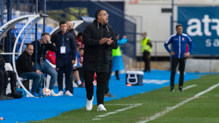 Germán Crespo seguirá dirigiendo a UCAM CF
