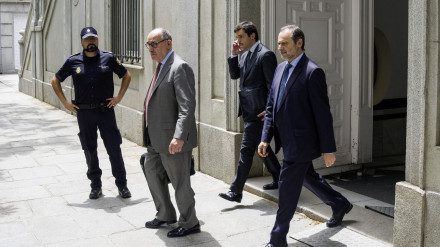 El exministro de Transportes José Luis Ábalos a su salida del Tribunal Supremo en Madrid, este lunes