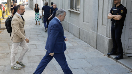 Así salía el coche con Santos Cerdán del Supremo camino de la Audiencia Nacional
