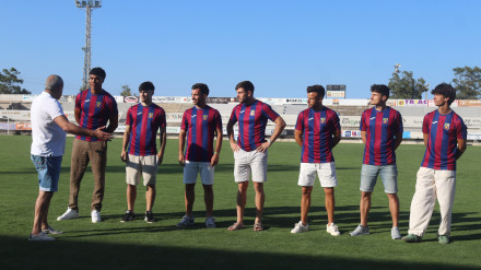 Los fichajes del Poblense con el presidente Miquel Molondro