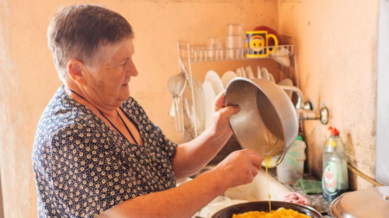 Una anciana de San Sebastián va a su cocina y lo que escucha, de repente, le hace reaccionar así: "Te estoy mintiendo"