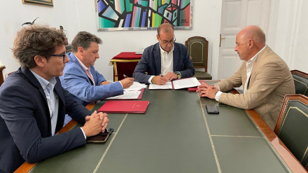 FOTO FIRMA CONTRATOS ZONAS VERDES
