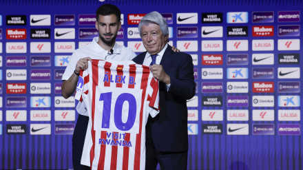 Alex Baena, presentado como nuevo jugador del Atlético