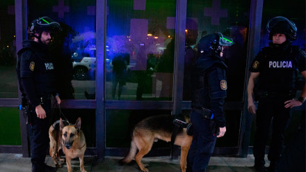 Agentes de los Mossos d'Esquadra de la unidad canina