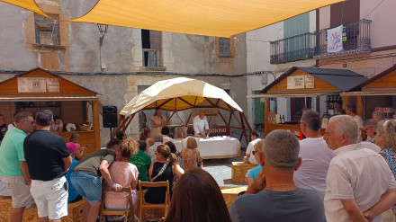 Sant Jordi muestra la artesanía española, con su muestra que presenta en COPE el alcalde, Iván Sánchez Cifre