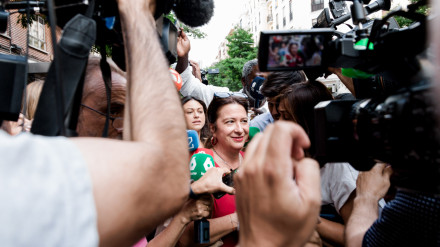 Archivo - Imagen de archivo de la exmilitante socialista Leire Díez a su salida de la sede del PSOE en Ferraz el pasado 3 de junio de 2025, en Madrid (España).