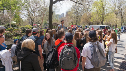 Un grupo de jóvenes estadounidenses