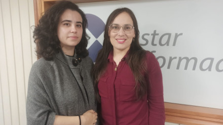 Irene Rodríguez Ríos y Arlene Dámela Figueredo en los estudios de COPE Ferrol