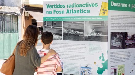 La muestra está formada por 16 paneles sobre ADEGA