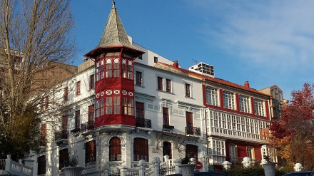 Fachada de la Casa Antón en Ferrol