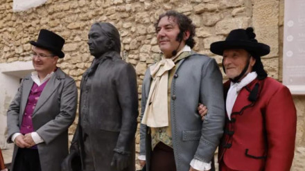 Augusto González, encarnando a Goya, junto a Antonio López el pasado sábado en Fuendetodos