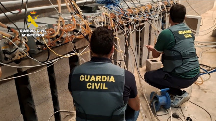 La Guardia Civil entró en la nave investigada