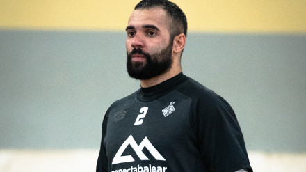 Dennis durante el entrenamiento