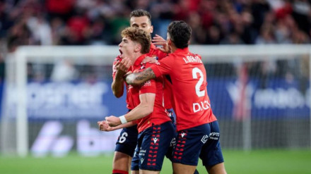 Víctor Muñoz celebra el 1-0 de Osasuna contra el Elche