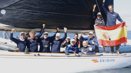 El 'Bribon' y el Rey Juan Carlos conquistan su cuarto título mundial de 6 MetrosREMITIDA / HANDOUT por MARÍA MUIÑA/ISMAFotografía remitida a medios de comunicación exclusivamente para ilustrar la noticia a la que hace referencia la imagen, y citando la procedencia de la imagen en la firma26/9/2025