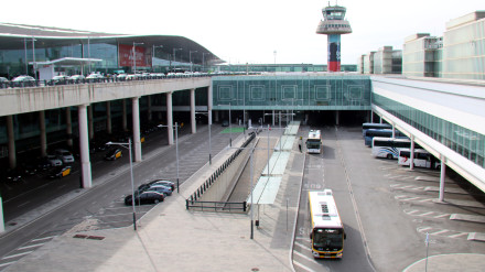 Fachada de la T1 del Aeropuerto del Prat
