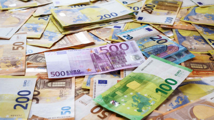 Un juzgado de Barcelona perdona cerca de 23.000 euros a un hombre endeudado por su adicción a las compras