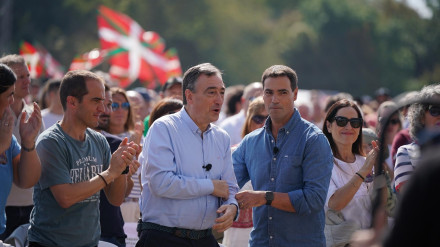 Aitor Esteban e Imanol Pradales en el Alderdi Eguna