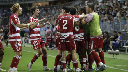 Los jugadores del Granada comienzan a tener motivos para la alegría