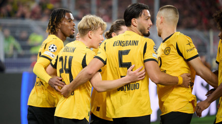 El Dortmund celebra uno de los goles al Athletic