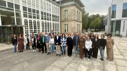 Ana Ares y Bruno Casal con participantes de la International Staff Week