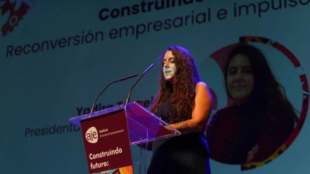 Yadira Tenreiro es la presidenta de AJE  Ferrolterra