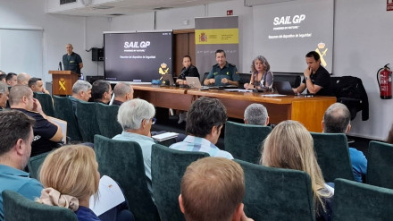 Blanca Flores en la reunión de Coordinación de Seguridad de la Sail GP