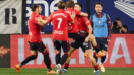 Abel Bretones celebra el primer gol de Osasuna ante el Getafe