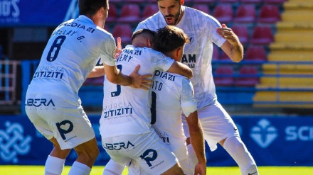 UCAM CF suma un punto ante el líder