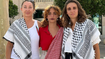 06/10/2025 La activista Reyes Rigo, a la izquierda, acompañada por las otras dos mallorquinas integrantes de la Global Sumud Flotilla, Lucía Muñoz y Alejandra Martínez,.SOCIEDAD PODEMOS BALEARES