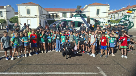 Visita de alumnos cordobeses a la Comandancia de la GC de Córdoba