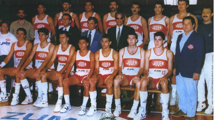 Plantilla que logró el ascenso en la temporada 1989/1990