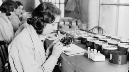 Las ‘Radium Girls’: las mujeres que brillaron en la oscuridad… y murieron por ello