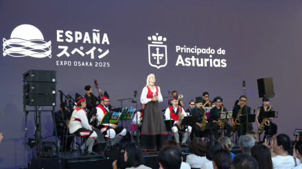 La Banda de Gaitas Ciudad de Gijón en la Expo de Osaka