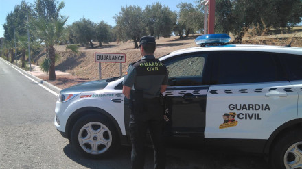 Una patrulla de la Guardia Civil en Bujalance