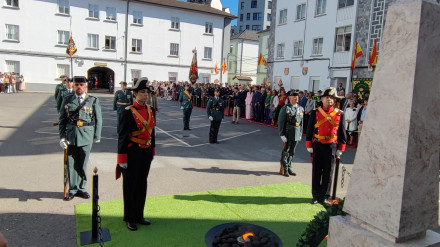 Homenaje a los caídos de la Guardia Civil