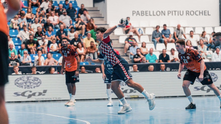 Un partido del Eón en el Pitiu Rochel.
