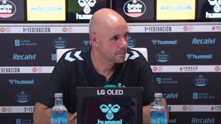Fredi, enfadado en la sala de prensa tras el partido contra el Ourense