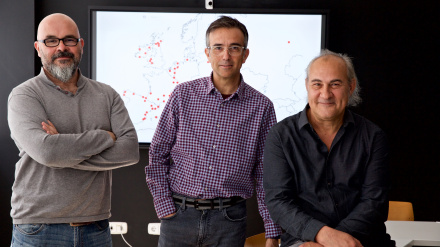 Los autores del artículo y profesores del Departamento de Sociología II de la UA, de izquierda a derecha, Rodolfo Martínez-Gras, Lluís Català-Oltra y Clemente Penalva-Verdú. Autor: Roberto Ruiz (UA).