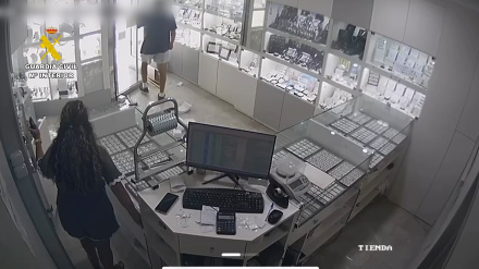 Imagen de un momento del robo en una imagen captada por las cámaras de seguridad