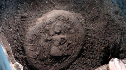Imagen de una hogaza de pan de 1.300 años de antigüedad