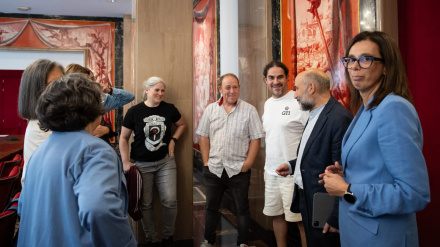 José Antonio Zan y otros miembros del comité con diputados gallegos en el Congreso