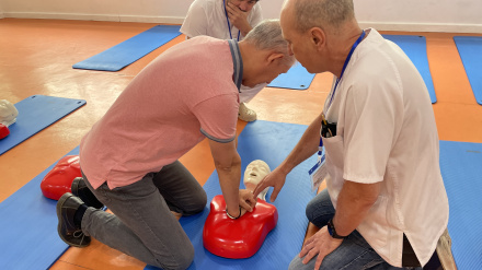 El Hospital Sant Joan d’Alacant enseña a salvar vidas en el Día Mundial de la Parada Cardíaca